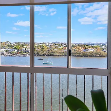 The Hillside At Hamilton - A Fresh Riverfront Abode * Brisbane