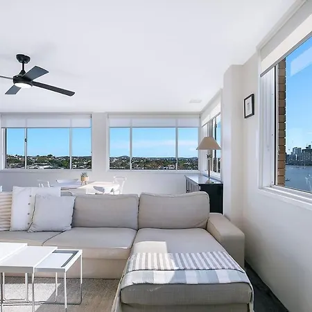 The Hillside At Hamilton - A Fresh Riverfront Abode Apartment