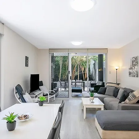 'attiva' A Gem With Pool And Private Patio Apartment