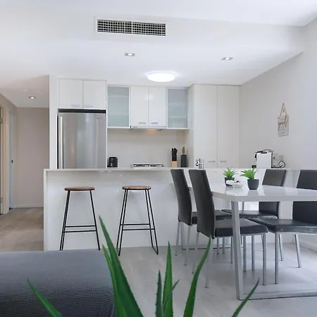 'attiva' A Gem With Pool And Private Patio Apartment