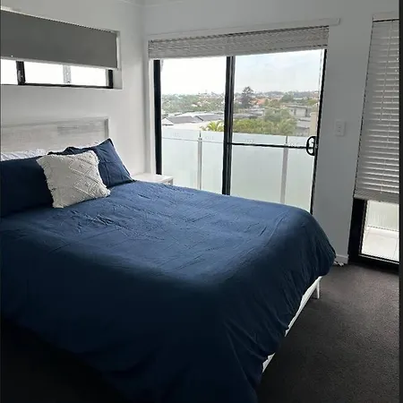 New Farm 2 Bed 2 Bath 1 Car Space Perfect Location Apartment Brisbane