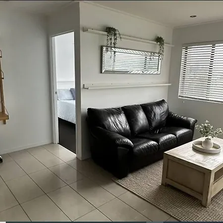New Farm 2 Bed 2 Bath 1 Car Space Perfect Location Brisbane