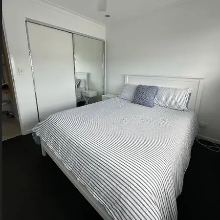 New Farm 2 Bed 2 Bath 1 Car Space Perfect Location Apartment *