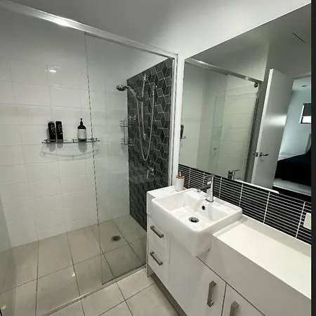 New Farm 2 Bed 2 Bath 1 Car Space Perfect Location Brisbane