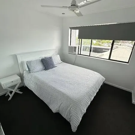 New Farm 2 Bed 2 Bath 1 Car Space Perfect Location *