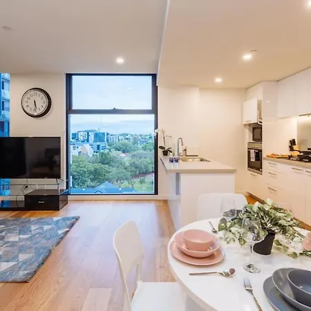 Modern 2br In The Heart Of South Apartment