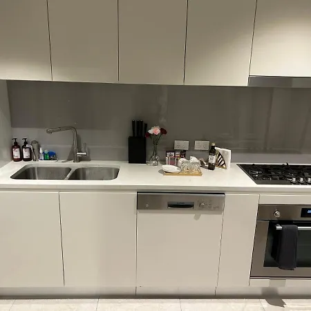 Spectacular View In The Heart Of City / Cbd Apartment *