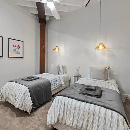 Luxurious Woolstore Living! ~teneriffe *