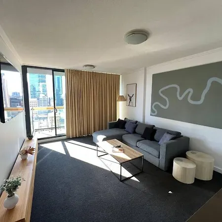 New! Cbd 1br With Views *