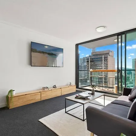 New! Cbd 1br With Views