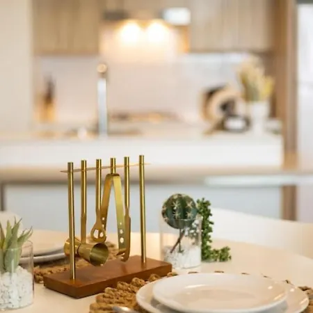 Simply Stunning Riverside 1br At Hamilton Brisbane