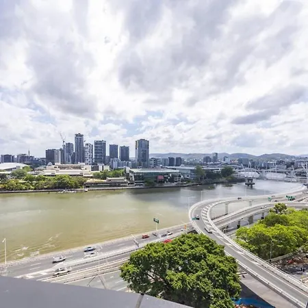 Stunning River Views 2br Centre Apartment Brisbane
