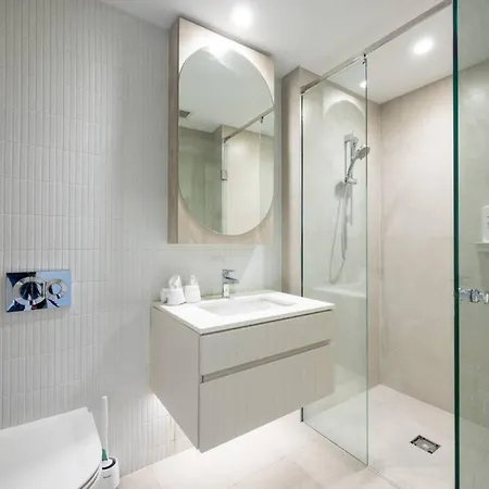 Stunning River Views 2br Centre *