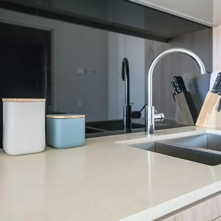 Apartment Stunning 1bd Haven With Panoramic Views *
