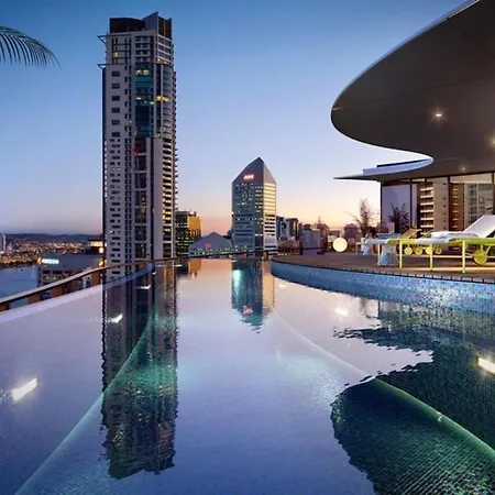 Stunning 1bd Haven With Panoramic Views *