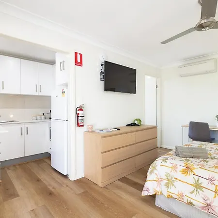 Aircon! Espresso! Train! Restaurants! 4144D1 Apartment
