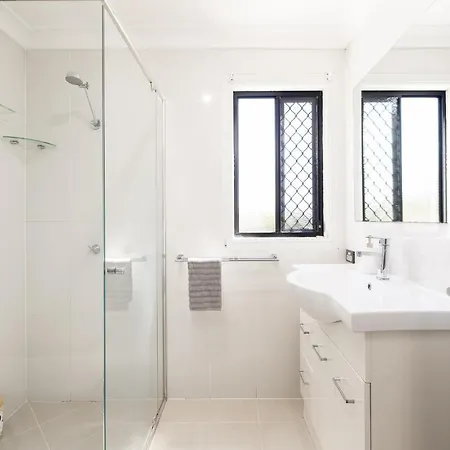 Aircon! Espresso! Train! Restaurants! 4144D1 * Brisbane