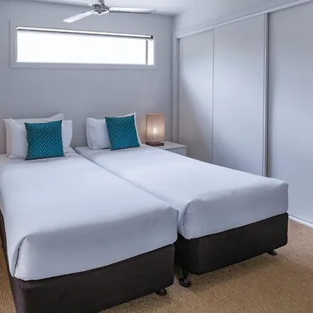 Essence Chermside 4*