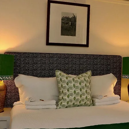 Edward New Fam Bed & Breakfast