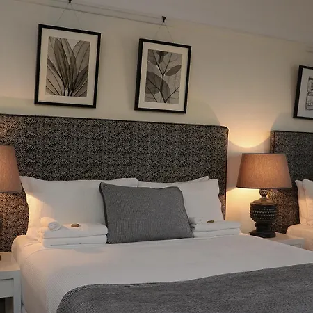 Edward New Fam Bed & Breakfast 4*