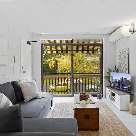 Apartment Inner Living In Quiet Location