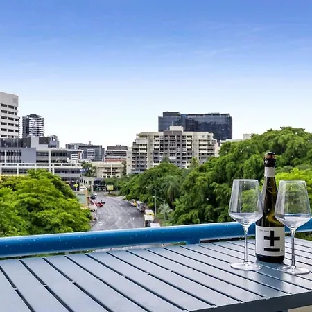 Spacious 2br- Centre Of Brissy! Apartment *