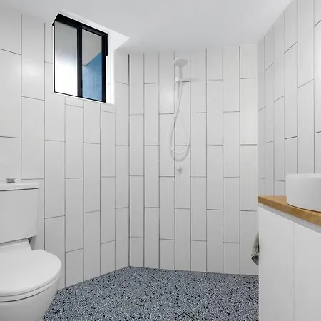 Spacious 2br- Centre Of Brissy!