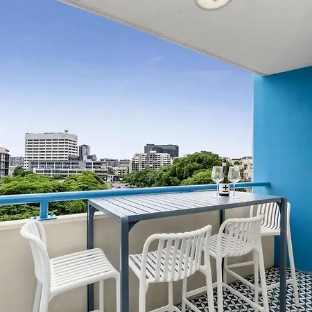Spacious 2br- Centre Of Brissy! *