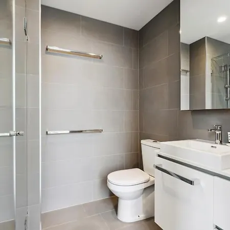 Stunning 1-bed By Victoria Park With Pool & Gym Brisbane