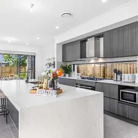 Holiday home 2024 Brand-new 5br Comfort House In Sunnybankhills Brisbane