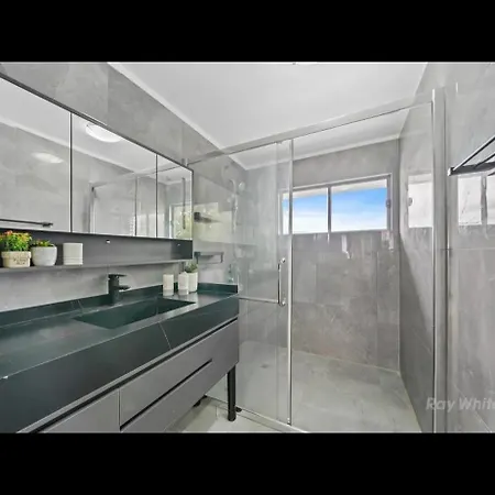 Easy Way Living Ashgrove Guest house *