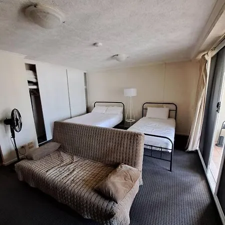 Large Balcony, & Pool * Brisbane