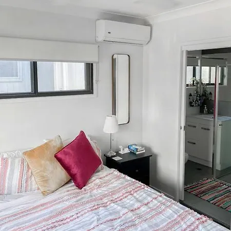 Quite 2b2b Family W Free Parking, Bbq Apartment