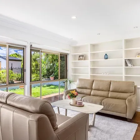 Modern 5bedroom House W Outdoor Pool Robertson Holiday home Brisbane