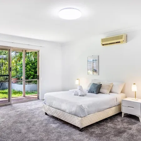 Modern 5bedroom House W Outdoor Pool Robertson Holiday home Brisbane