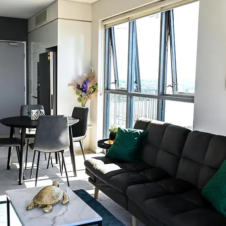 River View In With Parking Apartment *