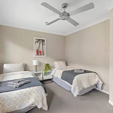 Holiday home Convenient + Spacious! 3bed/2.5bath/1car~townhouse
