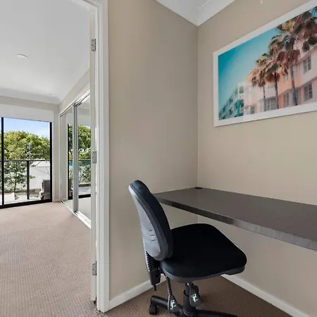 Convenient + Spacious! 3bed/2.5bath/1car~townhouse Holiday home Brisbane