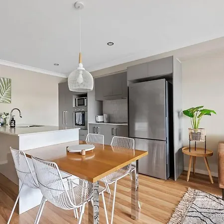Holiday home Convenient + Spacious! 3bed/2.5bath/1car~townhouse Brisbane