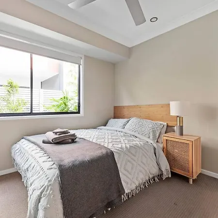 Convenient + Spacious! 3bed/2.5bath/1car~townhouse Brisbane