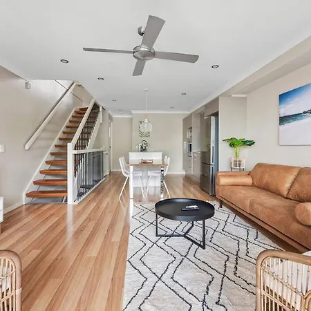 Convenient + Spacious! 3bed/2.5bath/1car~townhouse *