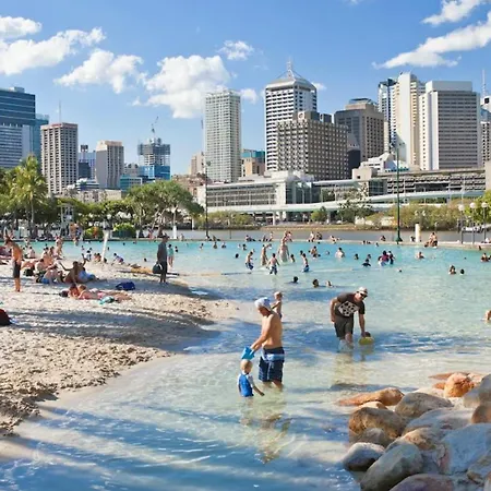 Location! Boutique 2br With Pool & Bbq Near South Bank And * Brisbane
