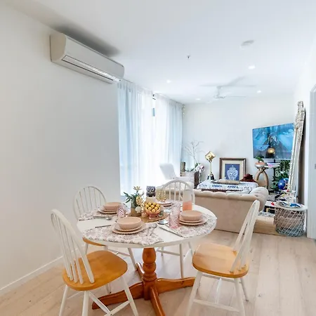 Location! Boutique 2br With Pool & Bbq Near South Bank And Apartment