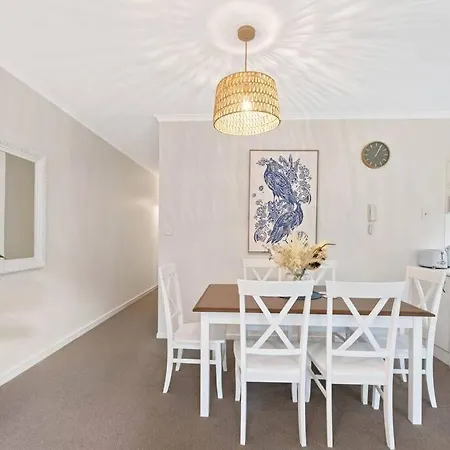 Contemporary Comfy ~ 2bed/2bath/1car ~ Hawthorne Apartment *