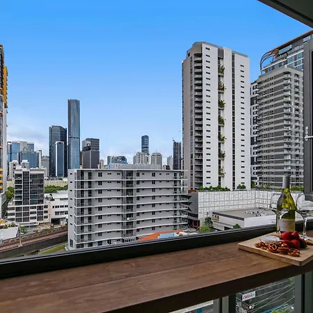 Sunny 1b In Heart Of South Bris By Custom Hosting Apartment Brisbane