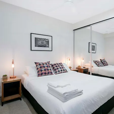 Sunny 1b In Heart Of South Bris By Custom Hosting Brisbane