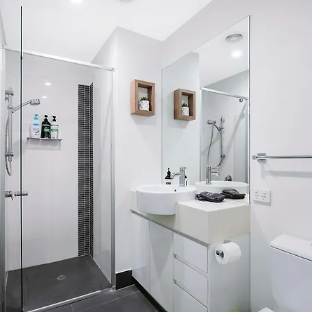 Sunny 1b In Heart Of South Bris By Custom Hosting Brisbane