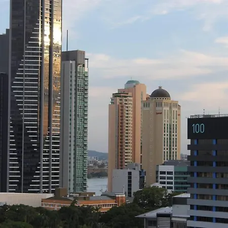 Story Bridge Views Of Cbd & Free Parking Apartment *