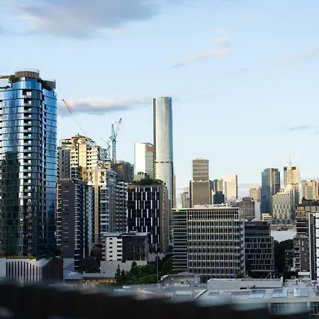 Apartment Chic Brand-new Near South & Cbd With Pool +