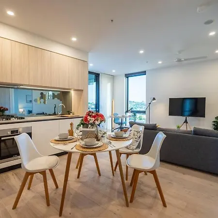 Apartment Chic Brand-new Near South & Cbd With Pool + *